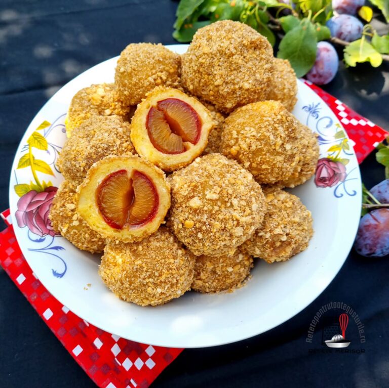 Avem din nou în meniu Găluște cu prune sau gomboți cu prune, că prea sunt bune!