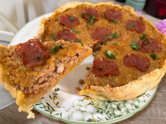Placinta cu carne tocata