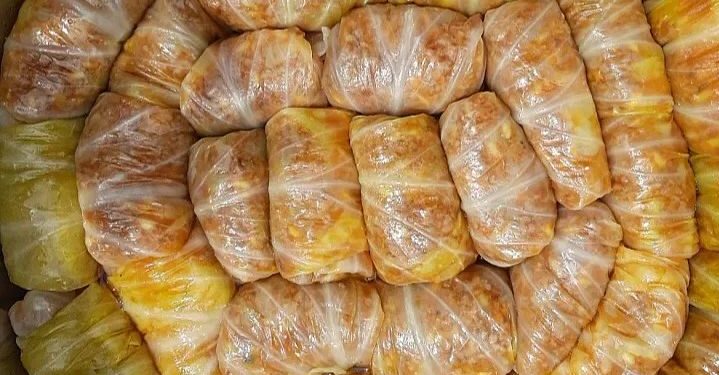 Sarmale tradiționale cu carne tocată și varză murată – rețeta românească pas cu pas